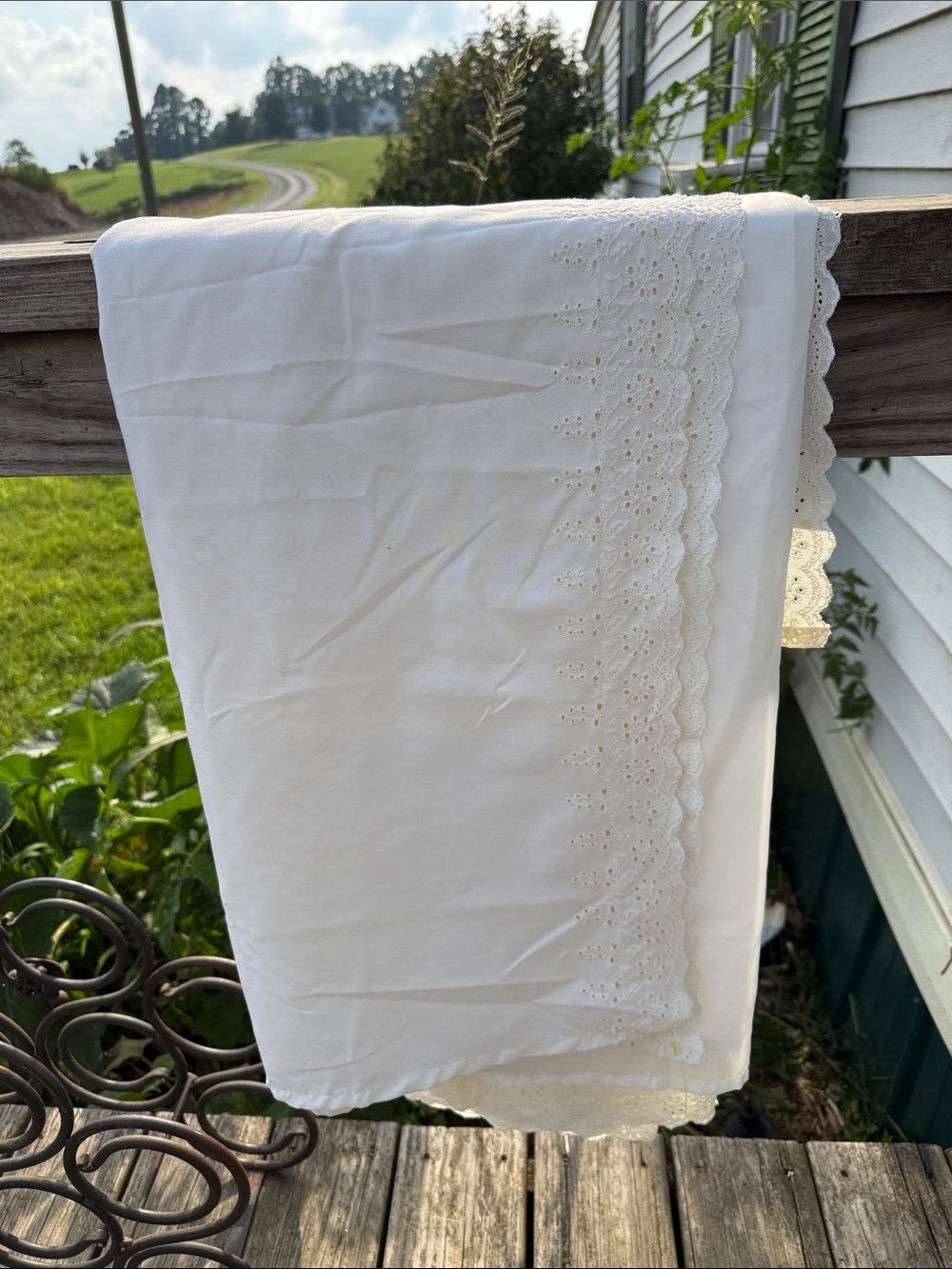 Better Homes And Gardens cream Eyelet Lace dust ruffle cottage vibes